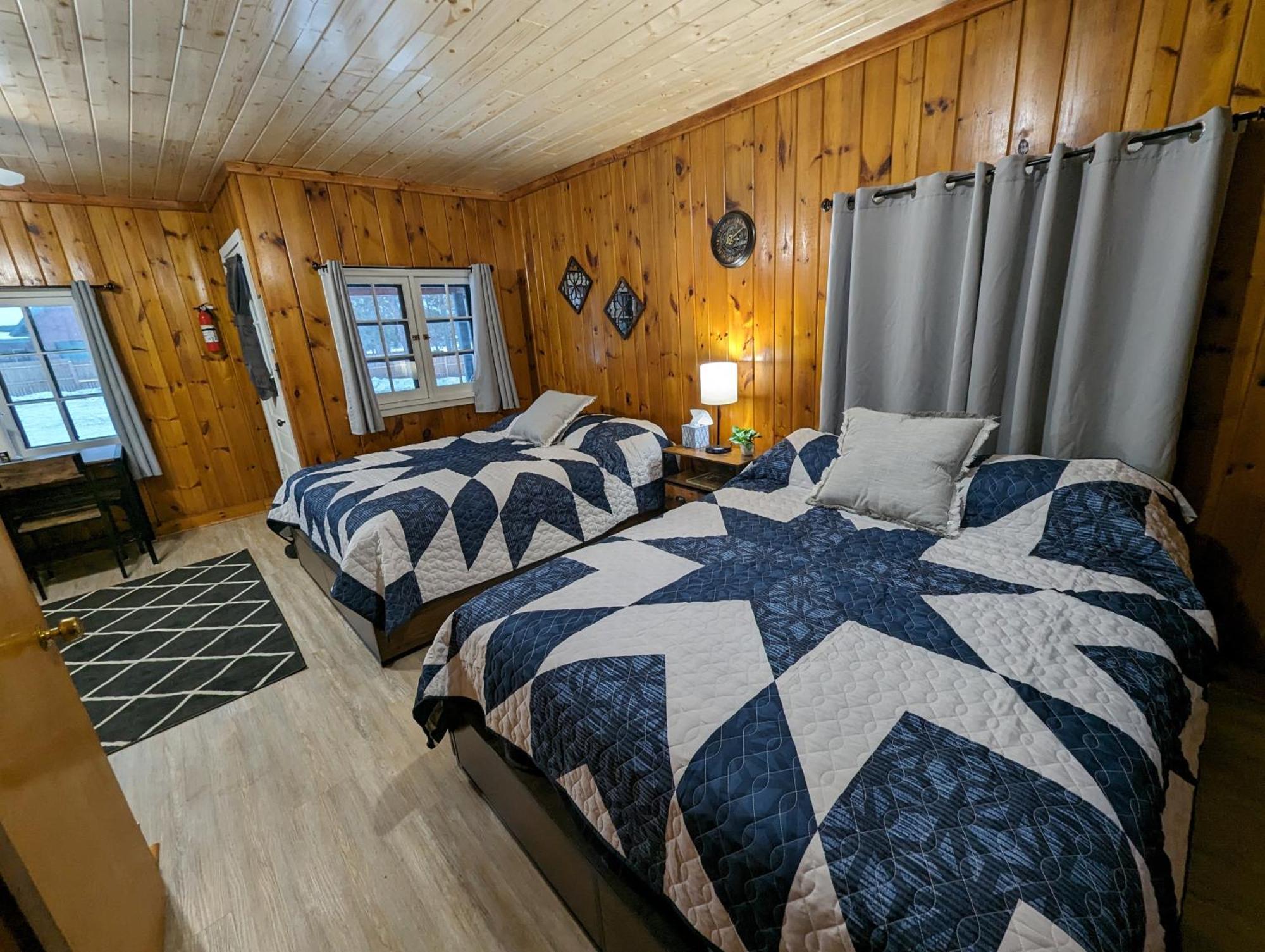 Riverside Point Resort Motel Park Rapids Екстер'єр фото